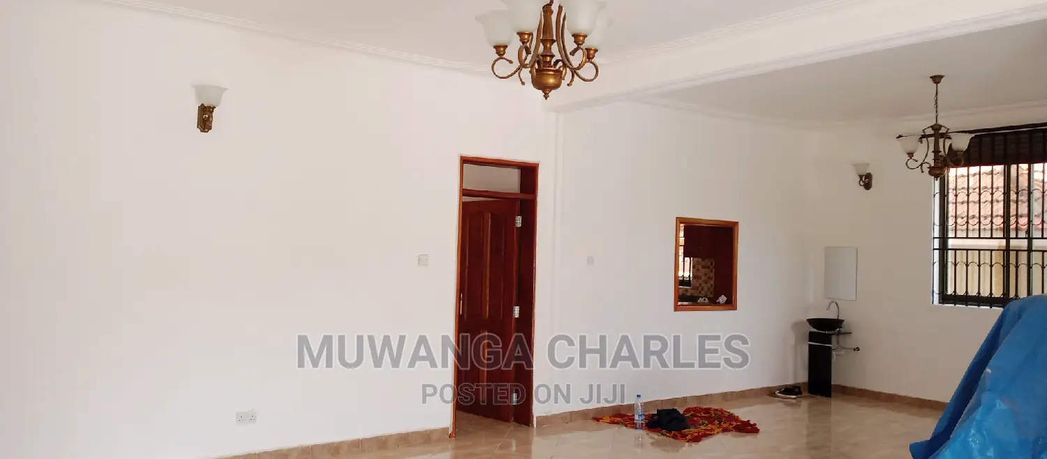 4bdrm Duplex in Fs Properties Ltd, Central Division for Sale