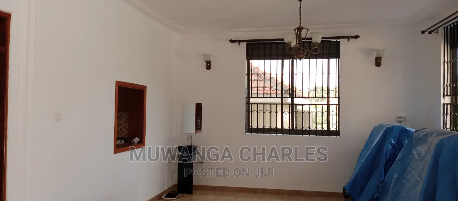 4bdrm Duplex in Fs Properties Ltd, Central Division for Sale