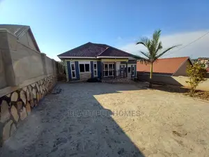 Furnished 4bdrm House in Kira for Sale