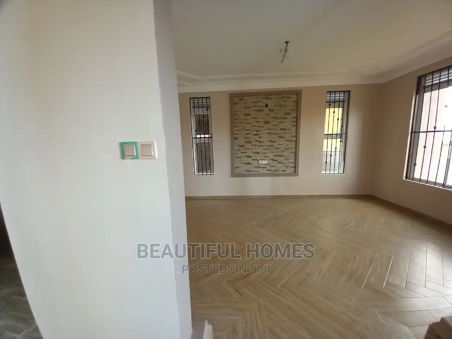Furnished 4bdrm House in Kira for Sale