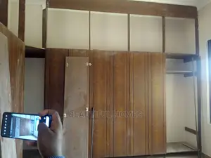 Furnished 6bdrm Mansion in Kiwatule, Nakawa for Sale