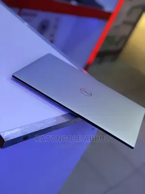 New Laptop Dell XPS 13 9370 8GB Intel Core I7 SSD 512GB
