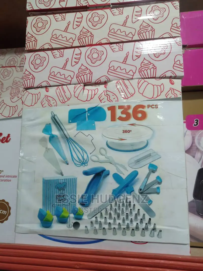 Cake Decorating Set