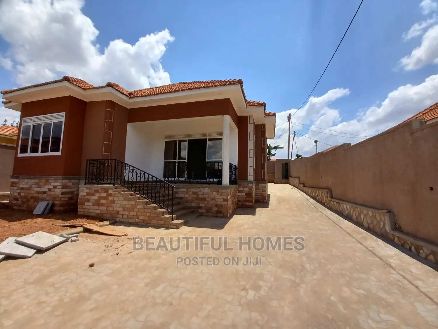 Furnished 4bdrm House in Kira for Sale