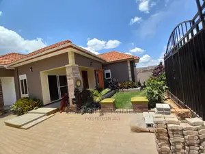 Furnished 4bdrm House in Kira Tarmack for Sale