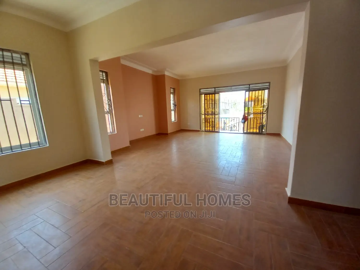 Furnished 4bdrm House in Kira for Sale
