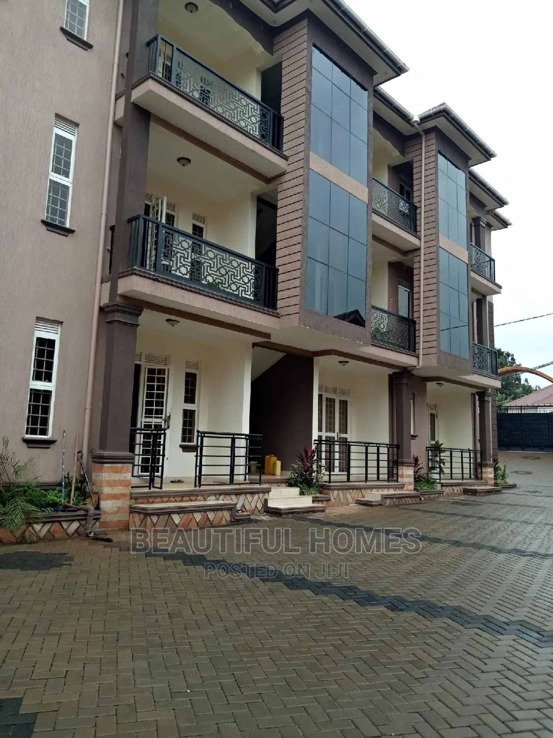 Furnished 2bdrm Apartment in Kisaasi, Central Division for Sale