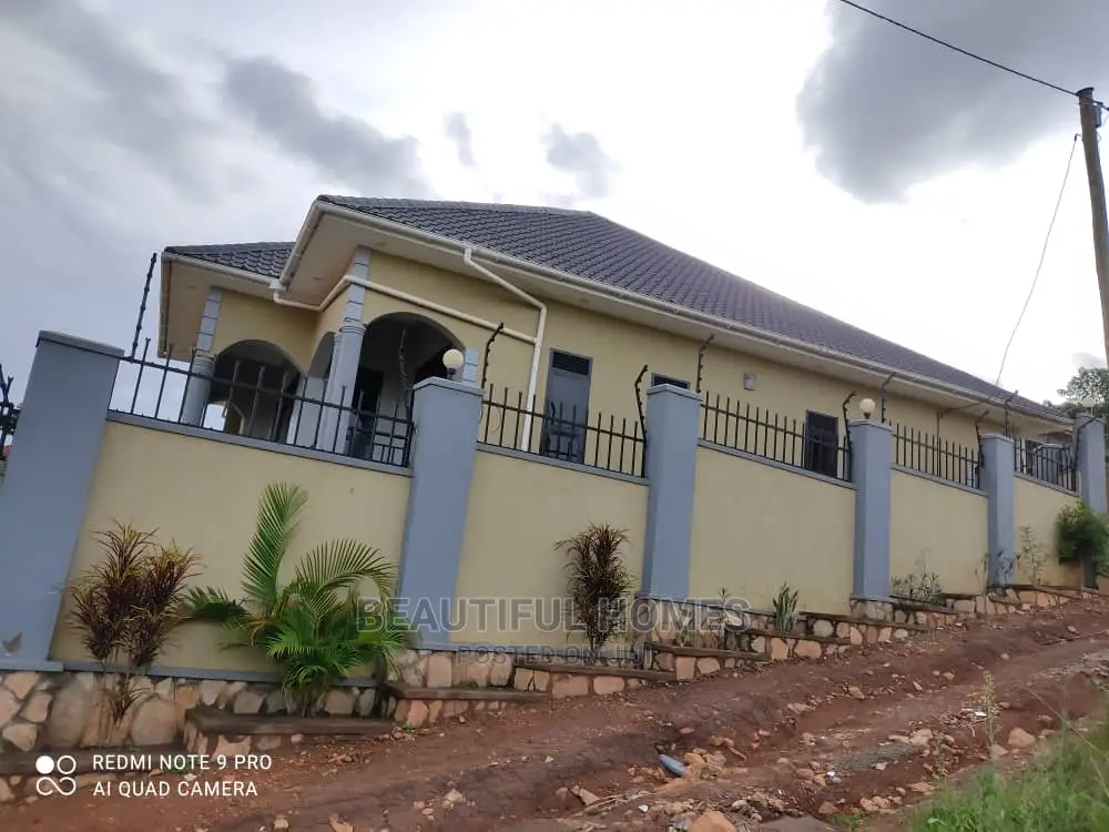 Furnished 4bdrm House in Kira for Sale