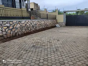 Furnished 4bdrm House in Kira for Sale