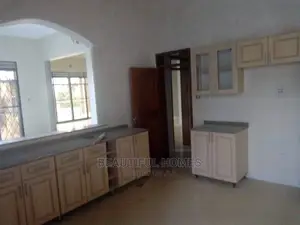 Furnished 4bdrm House in Kira for Sale