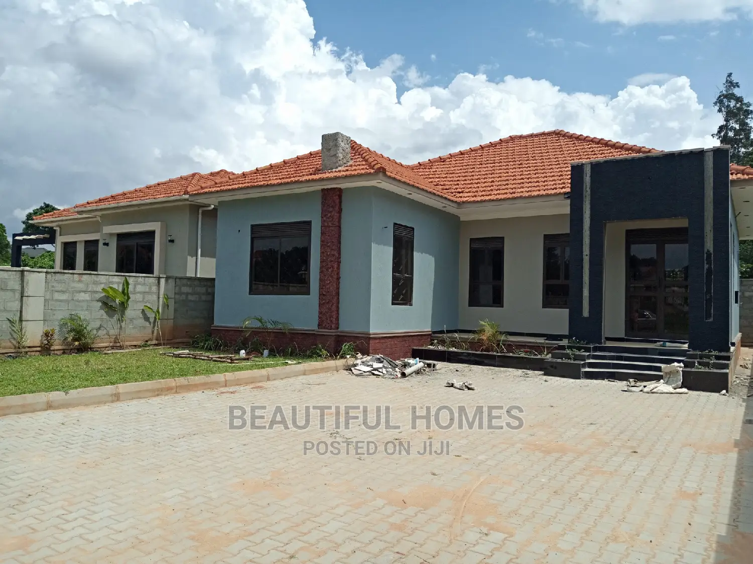 Furnished 4bdrm House in Kira for Sale