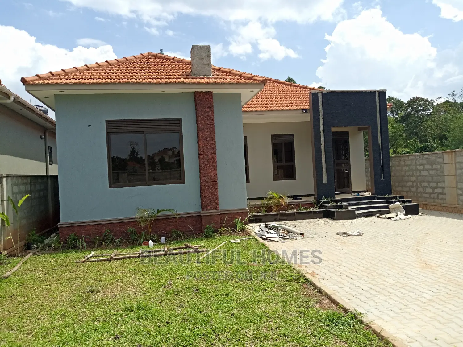 Furnished 4bdrm House in Kira for Sale