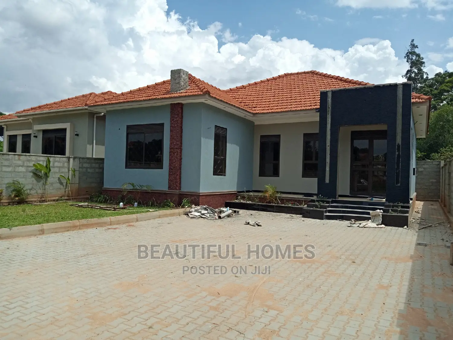 Furnished 4bdrm House in Kira for Sale