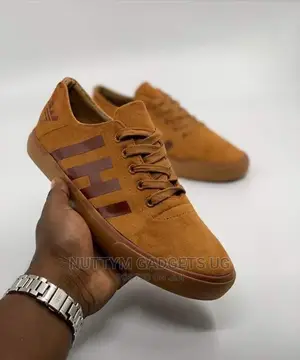 Convince Sneakers
