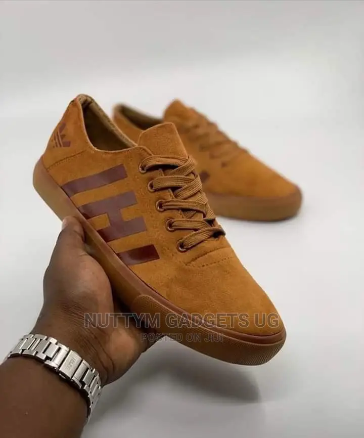 Convince Sneakers
