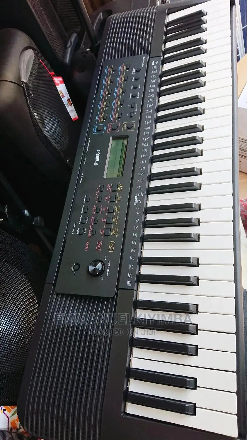 Yamaha PSR-E273 Piano