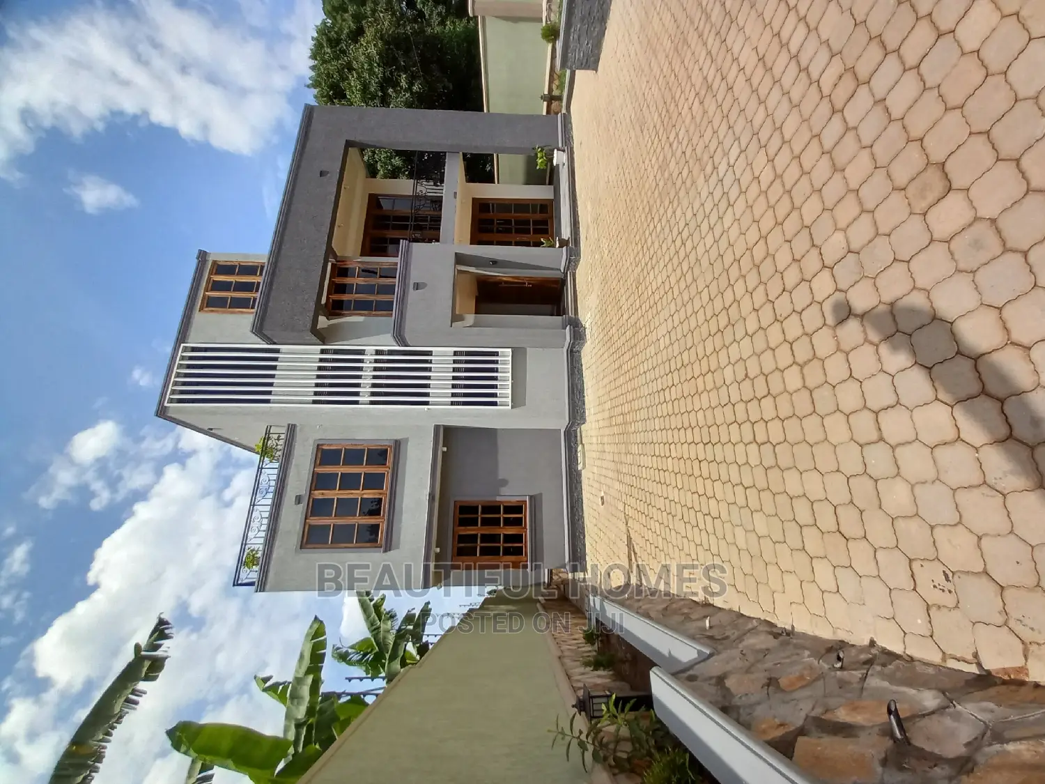 Furnished 5bdrm Mansion in Munyonyo, Central Division for Sale