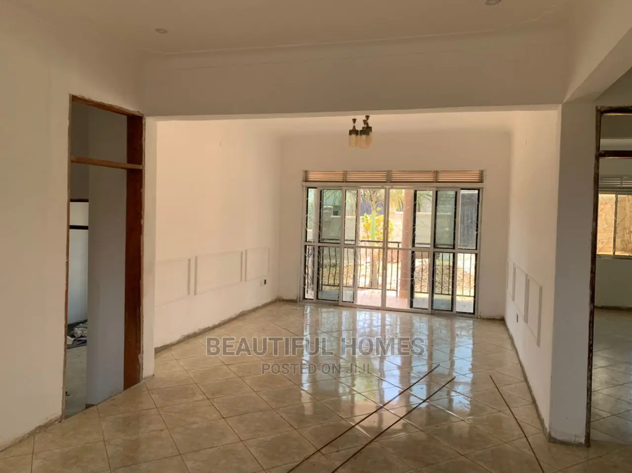 Furnished 4bdrm House in Kira for Sale