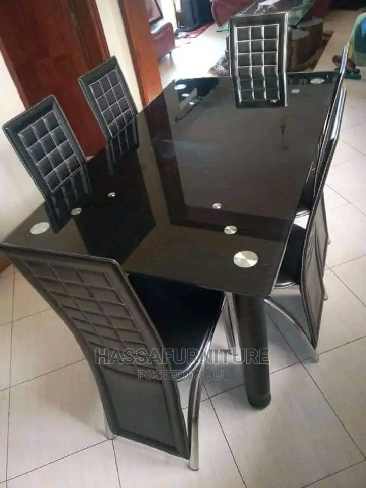 Glass Dining Table 6seaters