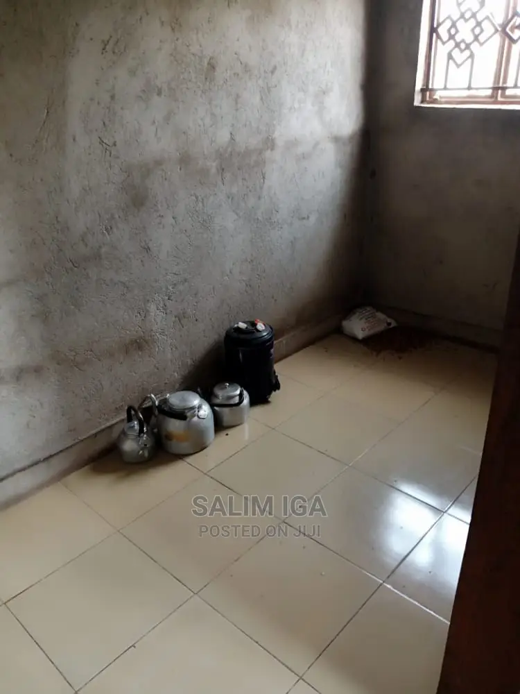 6bdrm Bungalow in Kololo Property, Luwero / Luwero for Sale
