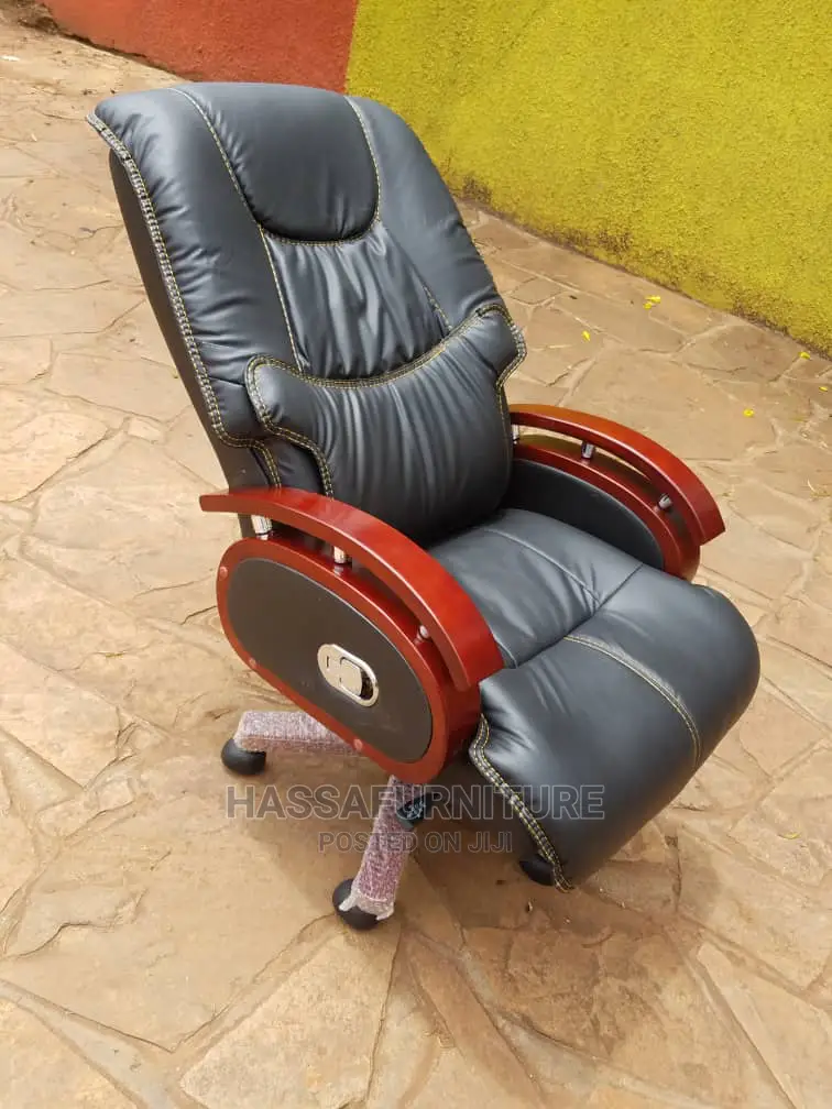 Executive Directors Chair Brand New