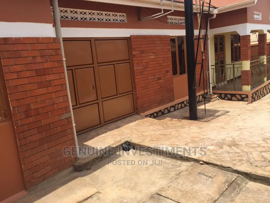 4bdrm Bungalow in Herbert Estate, Rubaga for Sale