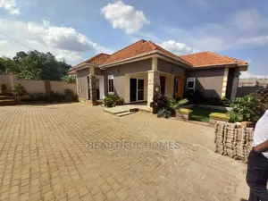 Furnished 4bdrm House in Kira Tarmack Estate for Sale
