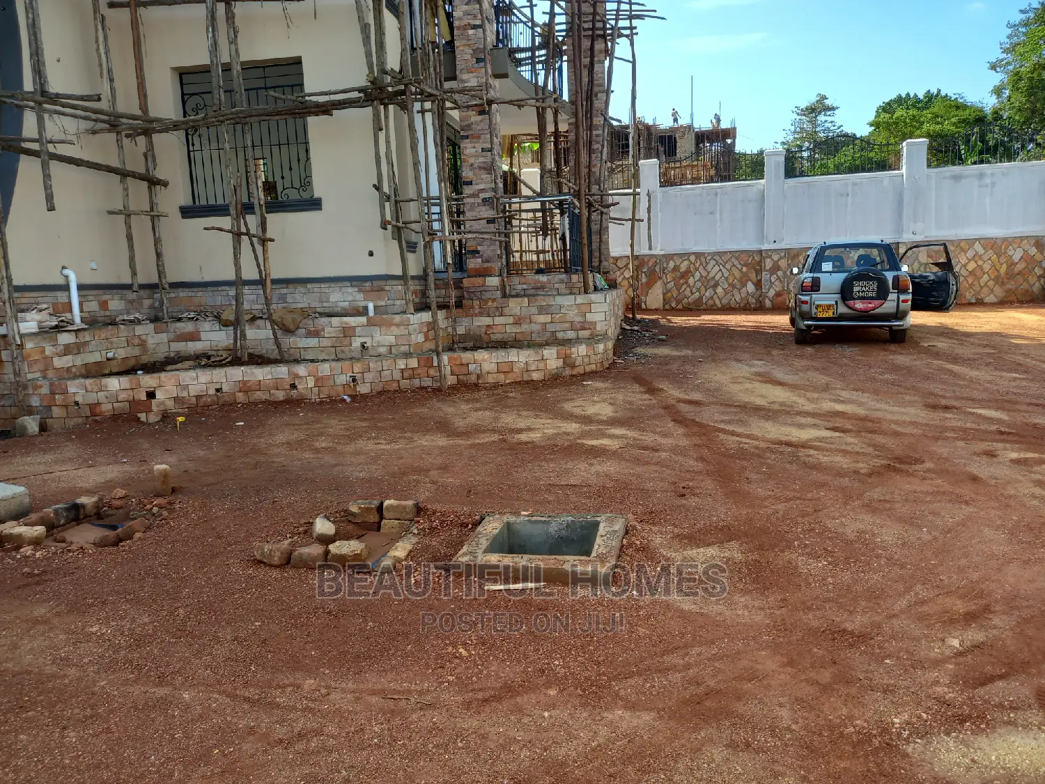 Furnished 6bdrm Mansion in Munyonyo, Makindye for Sale