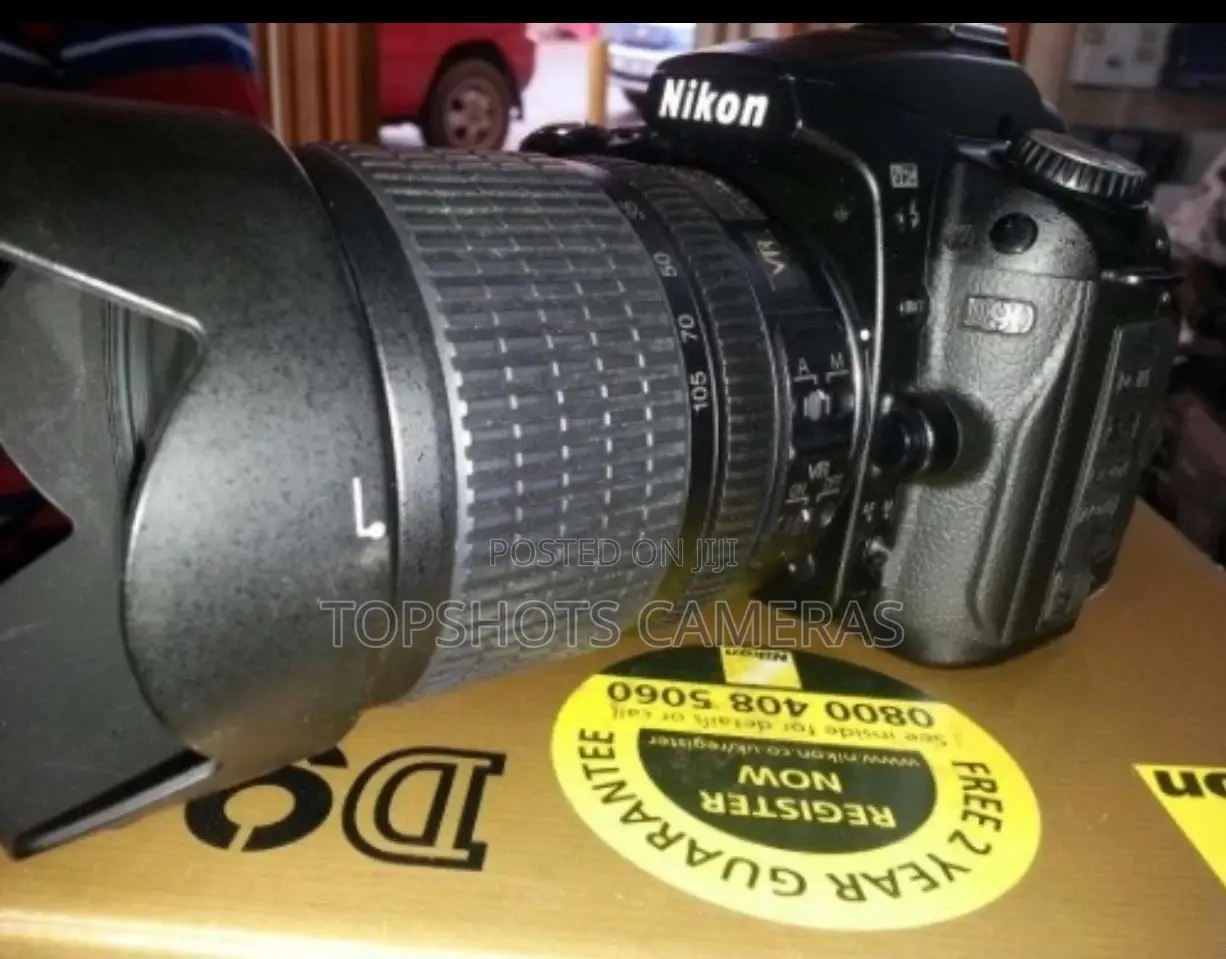 Nikon D90 18-105mm VR Lens