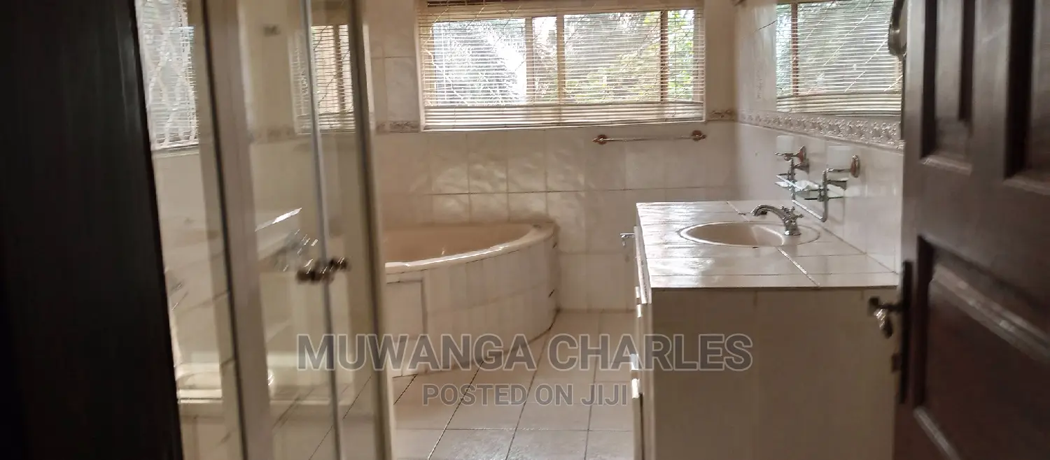 5bdrm Duplex in Fs Properties Ltd, Central Division for Rent