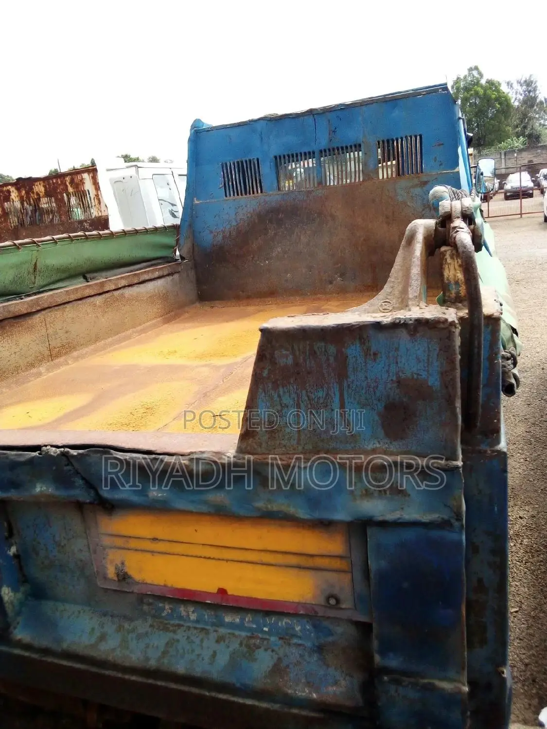 Fuso Fighter Dumper