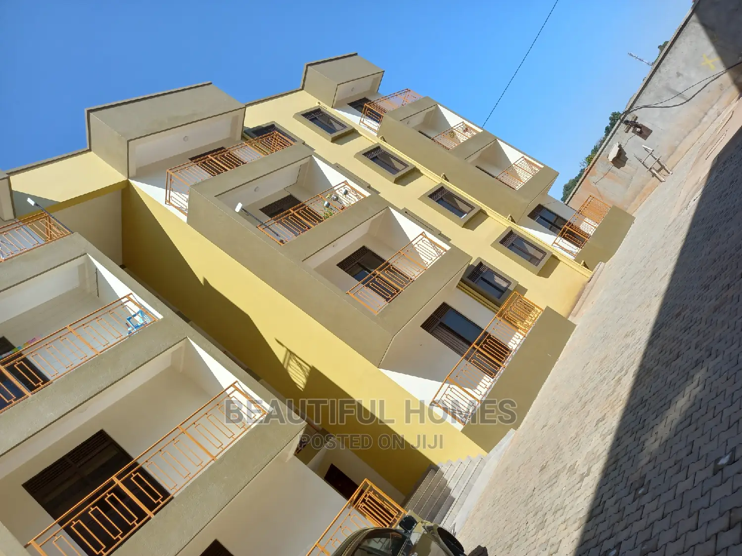 Furnished 3bdrm Condo in Kisaasi, Central Division for Sale