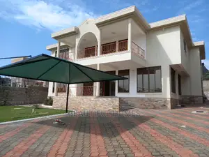 Furnished 6bdrm Mansion in Munyonyo, Makindye for Sale