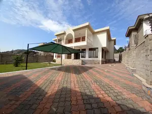 Furnished 6bdrm Mansion in Munyonyo, Makindye for Sale