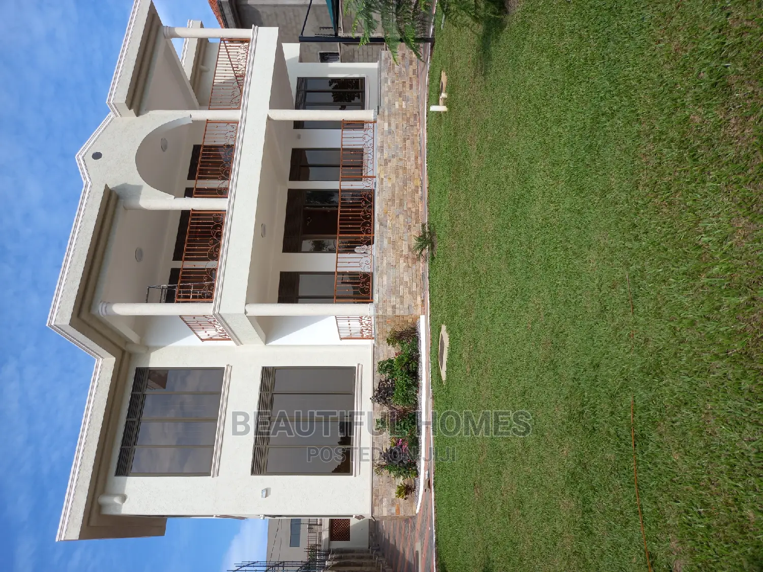 Furnished 6bdrm Mansion in Munyonyo, Makindye for Sale