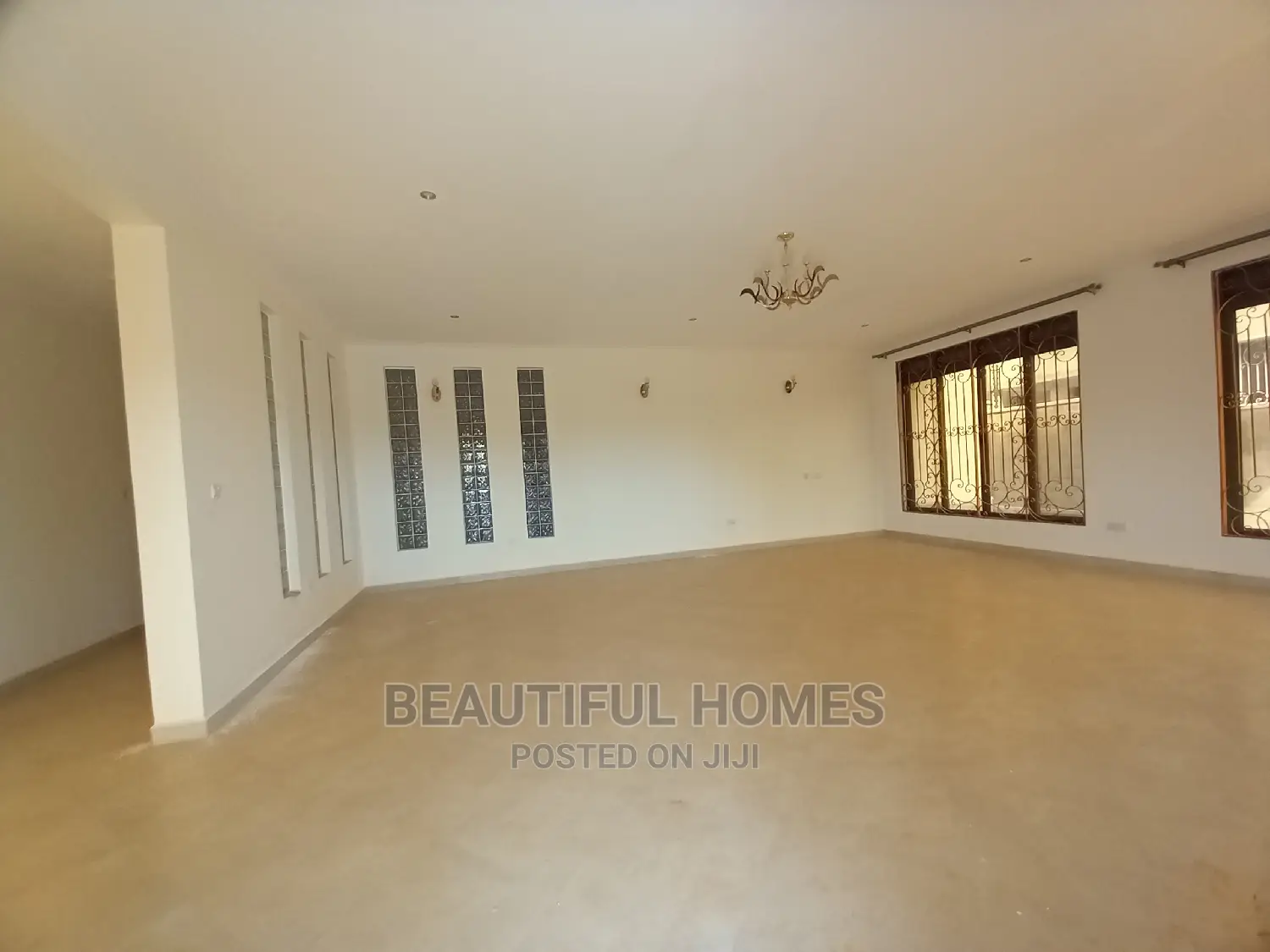 Furnished 6bdrm Mansion in Munyonyo, Makindye for Sale