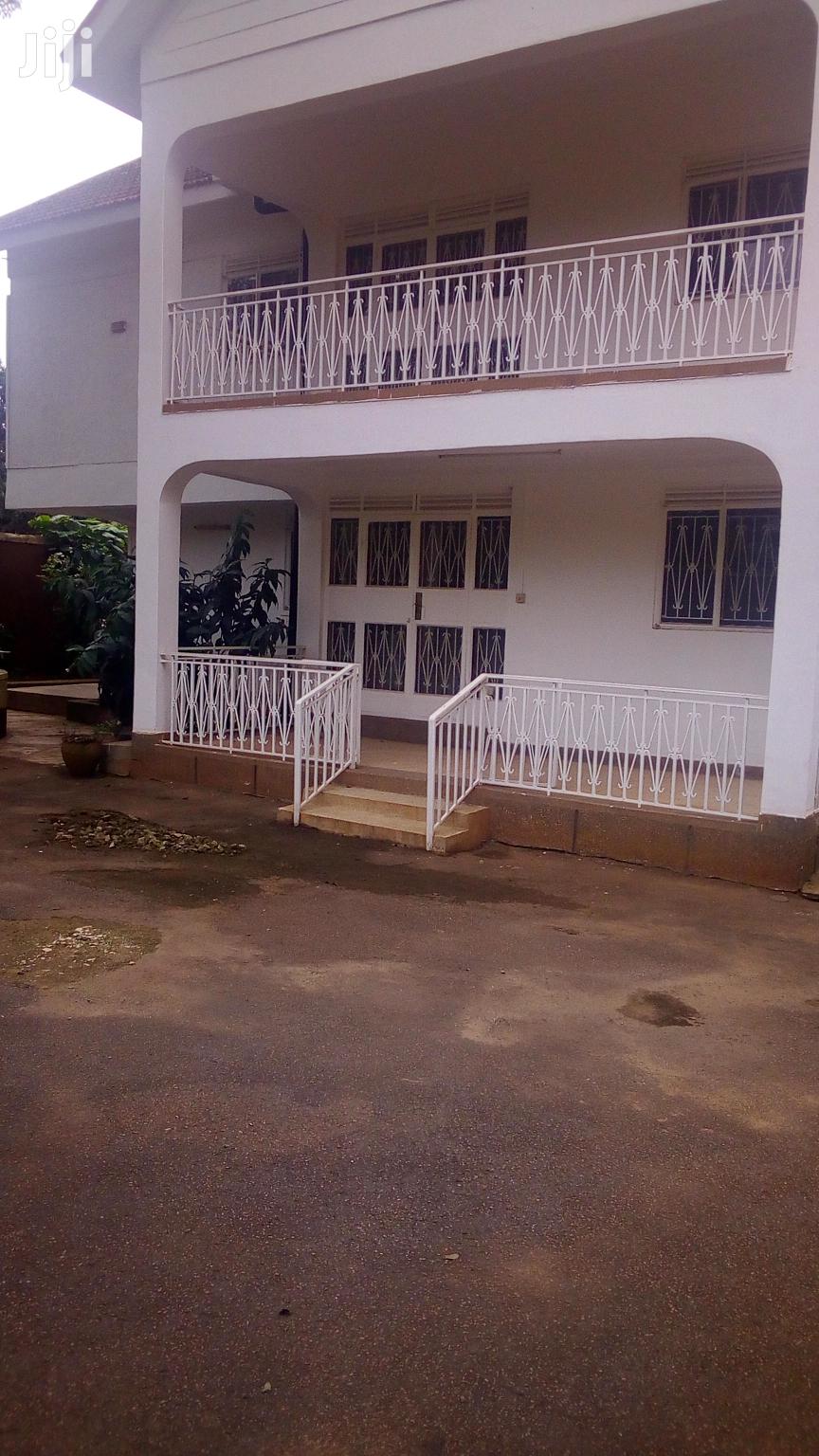 4 Rooms House For Rent