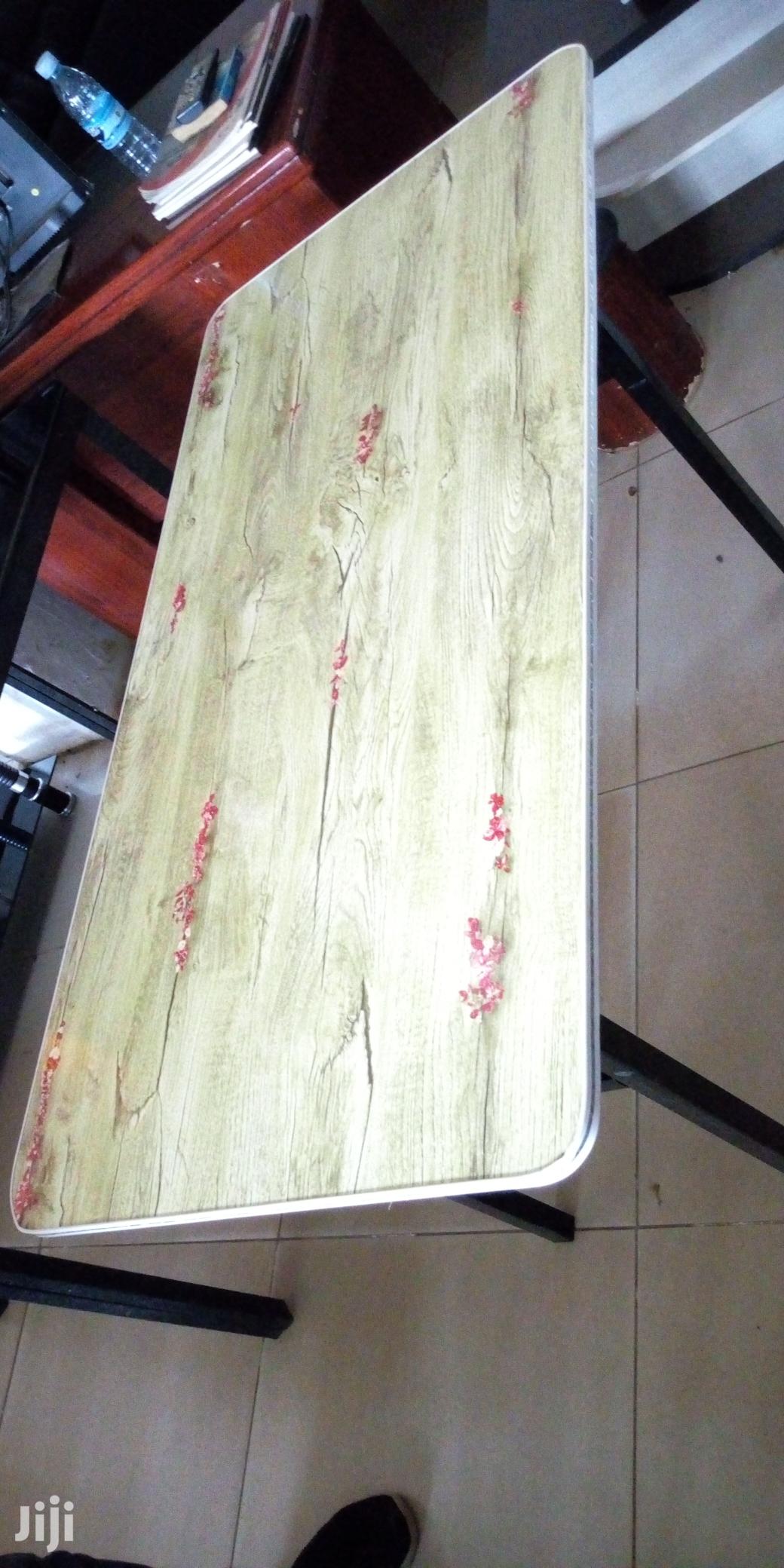 Foldable Reading Table
