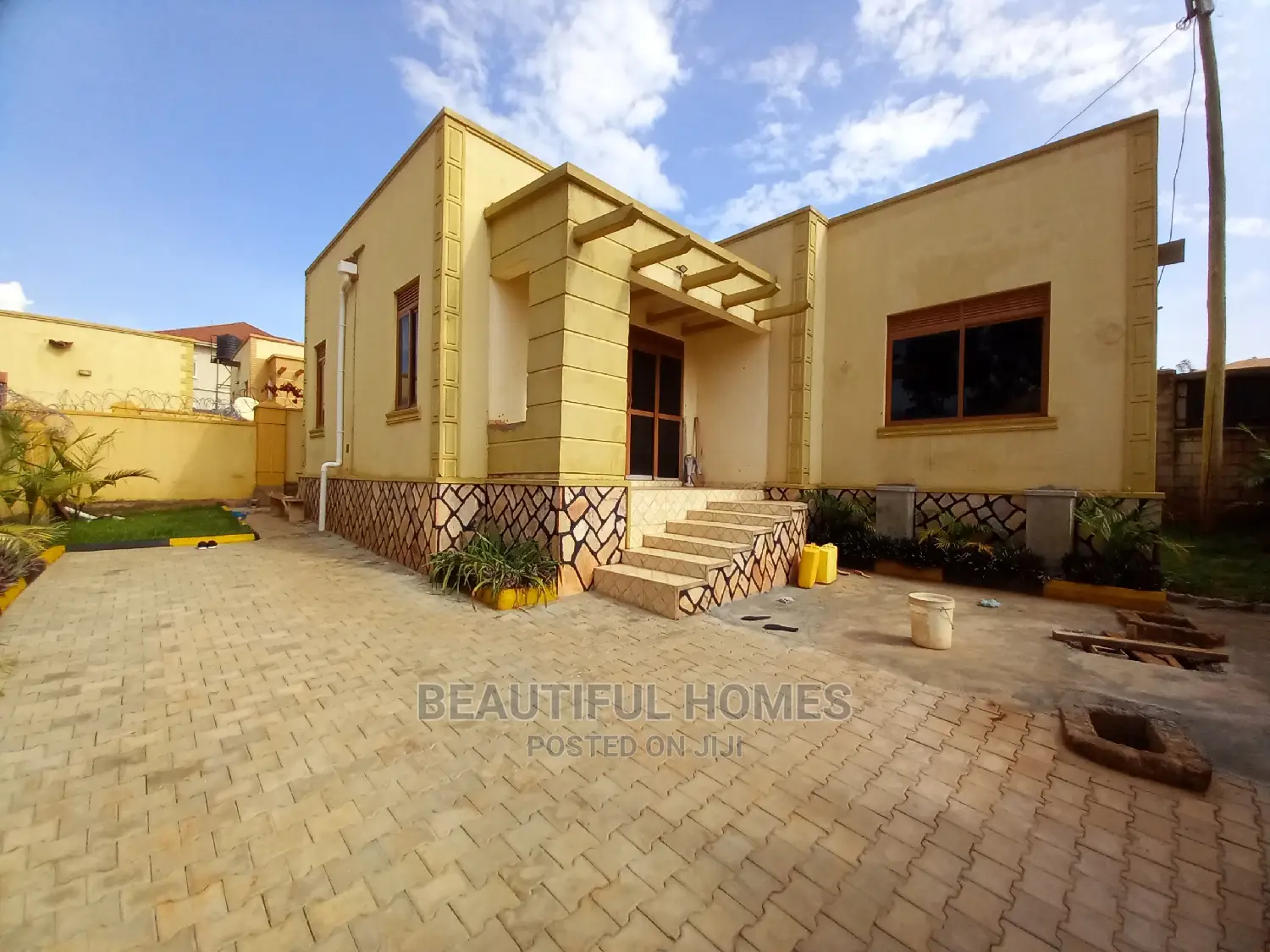 Furnished 3bdrm House in Kira for Sale