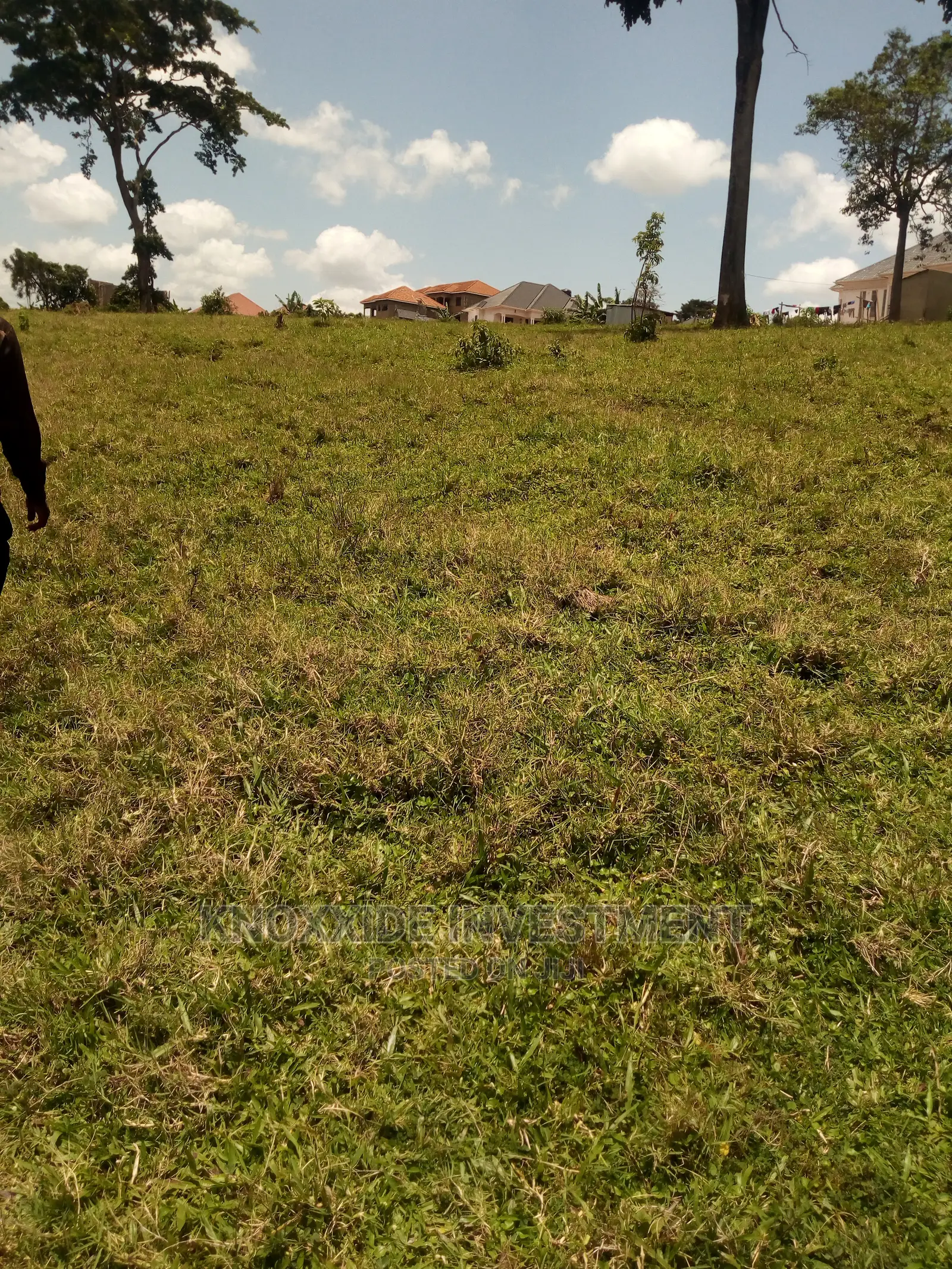 Land for 100x50ft at 40m Ugx Ready Tittle Bukasa Kiseka Road