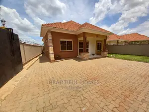 Furnished 4bdrm House in Kira Tarmack for Sale