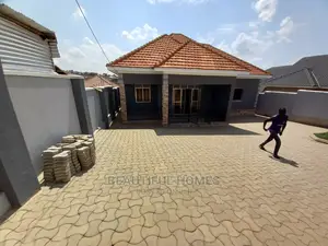 Furnished 4bdrm House in Kira for Sale
