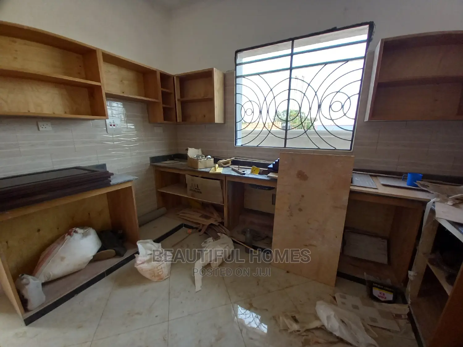 Furnished 4bdrm House in Kira for Sale