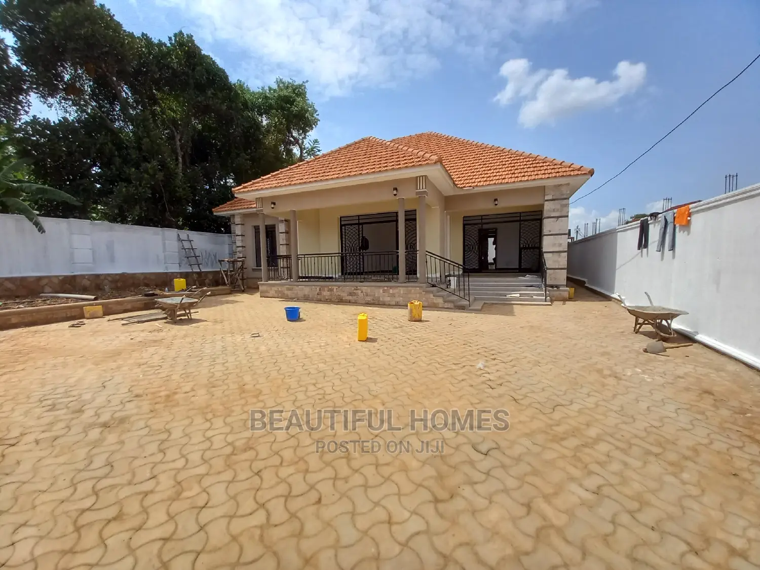Furnished 4bdrm House in Kira for Sale