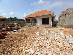 Furnished 4bdrm House in Kira for Sale