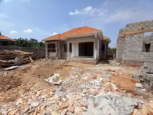 Furnished 4bdrm House in Kira for Sale