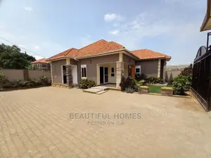 Furnished 4bdrm House in Kira Tarmack for Sale