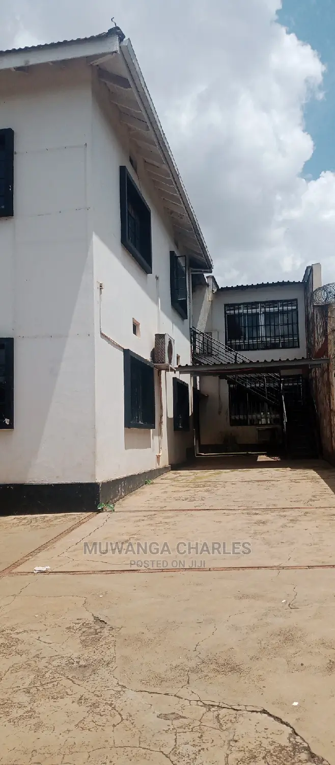 4bdrm Duplex in Fs Properties Ltd, Central Division for Rent