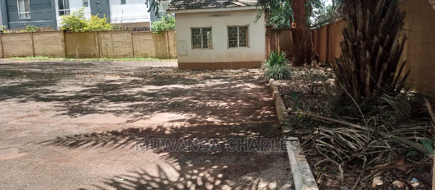 Plot Is for Sale in Kololo