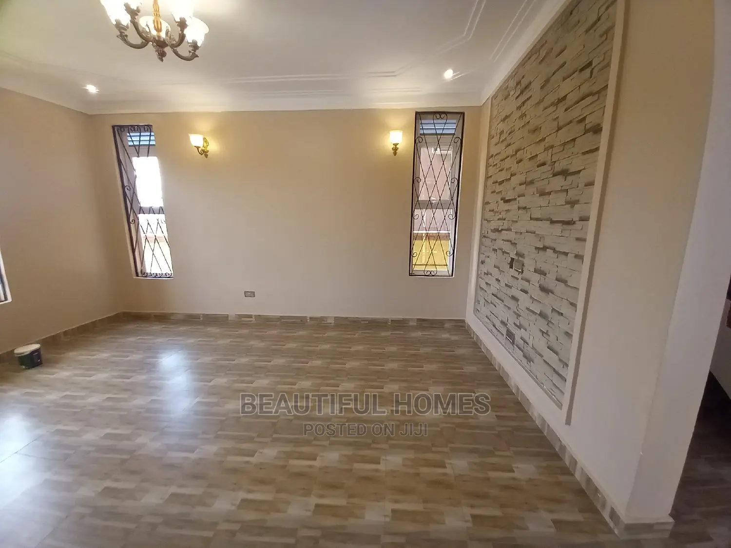 Furnished 4bdrm Mansion in Kira for Sale